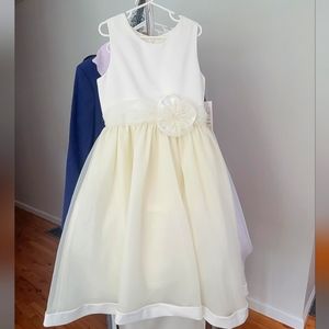 Isobella & Chloe communion/flower girl dress. Size 7. Cream/off white.